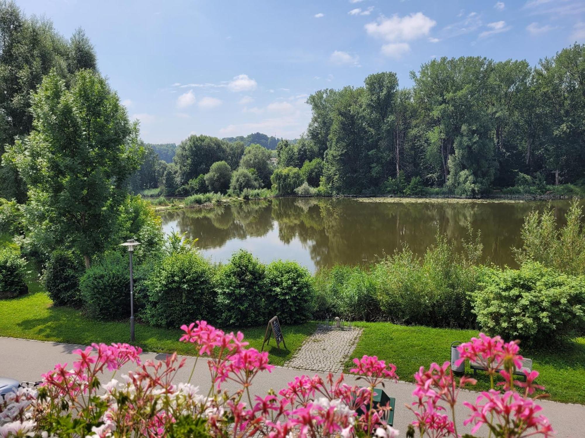 Hotel Restaurant Zum Goldenen Anker Mit Hallenbad & Wellnessbereich Windorf  외부 사진
