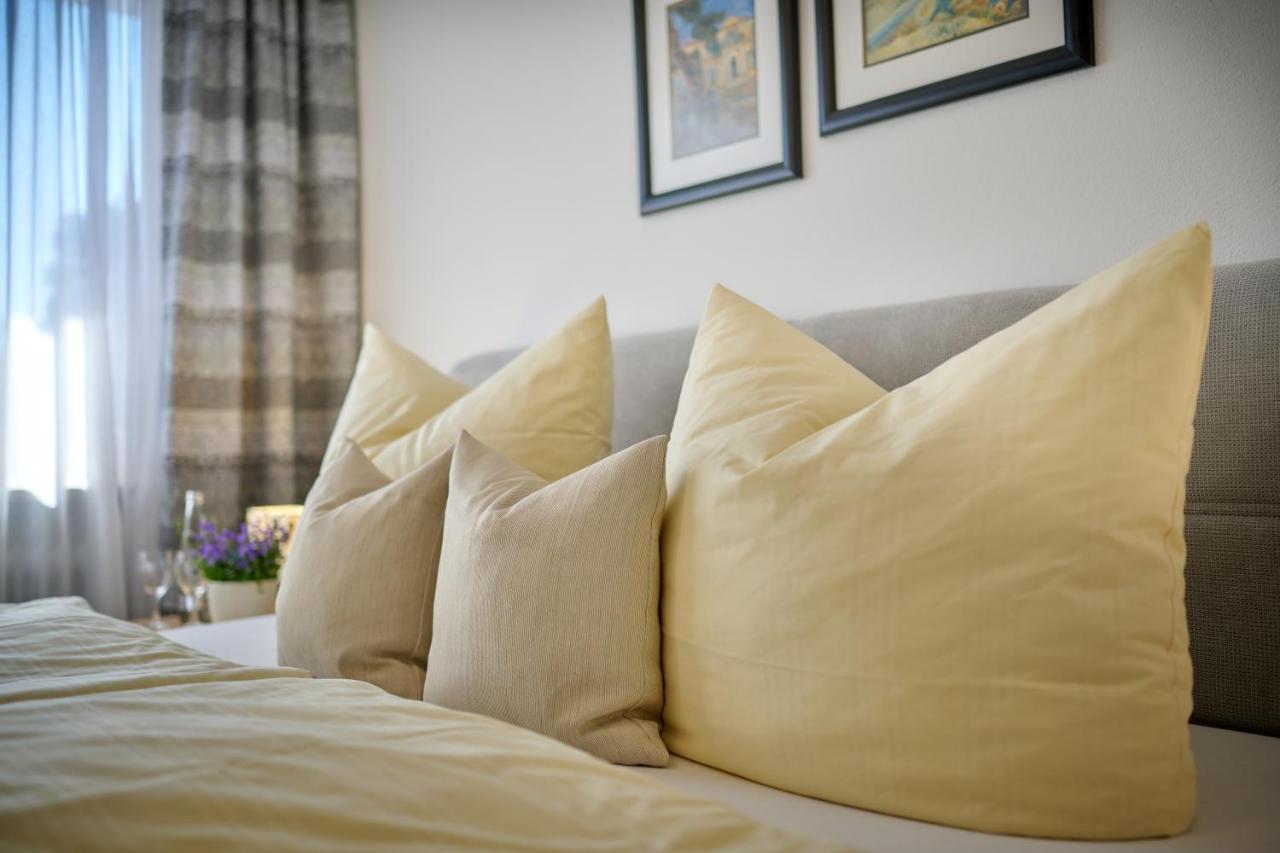 Hotel Restaurant Zum Goldenen Anker Mit Hallenbad & Wellnessbereich Windorf  외부 사진
