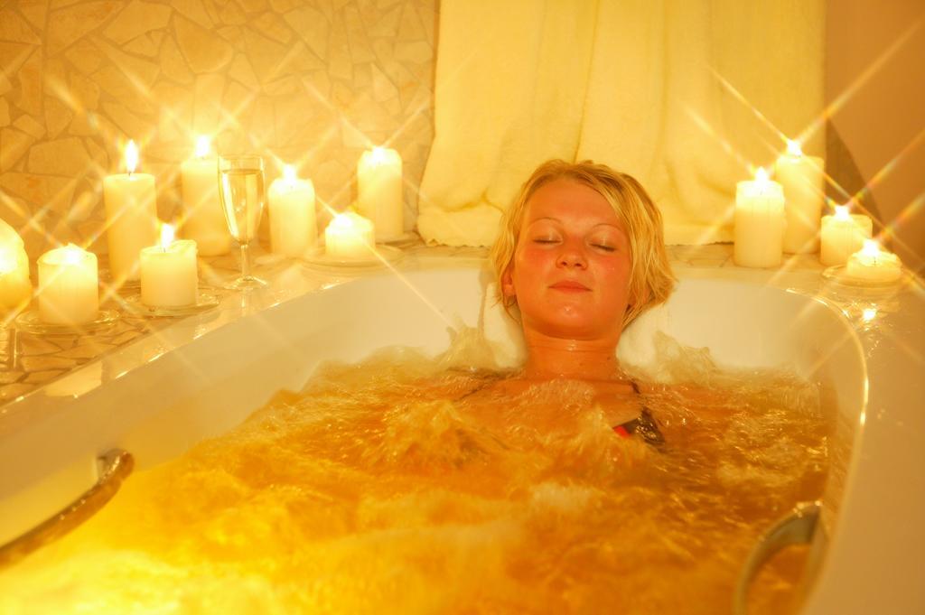Hotel Restaurant Zum Goldenen Anker Mit Hallenbad & Wellnessbereich Windorf  외부 사진